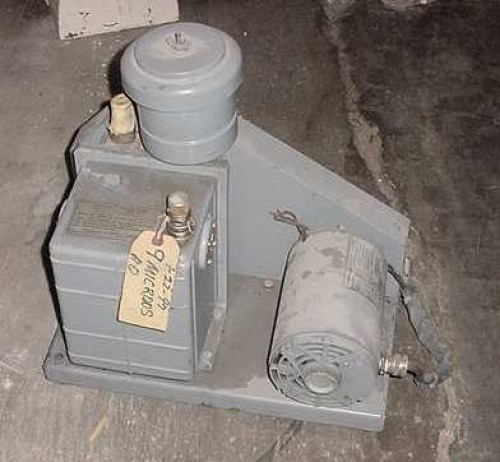 Welch Scientific Co. Vacuum Pump