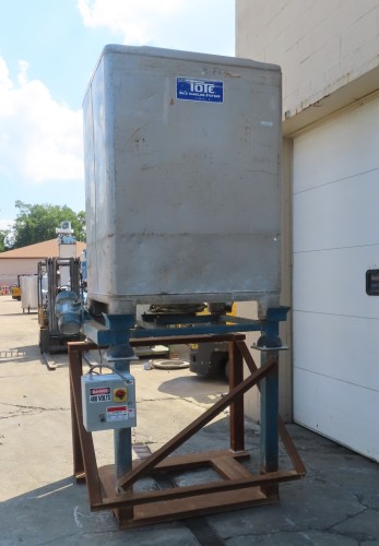 Vibratory Stand with 500 gallon stainless steel tote hopper