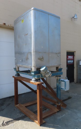 Vibratory Stand with 500 gallon stainless steel tote hopper
