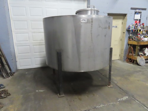 900 gallon stainless steel tank with cone bottom for sale