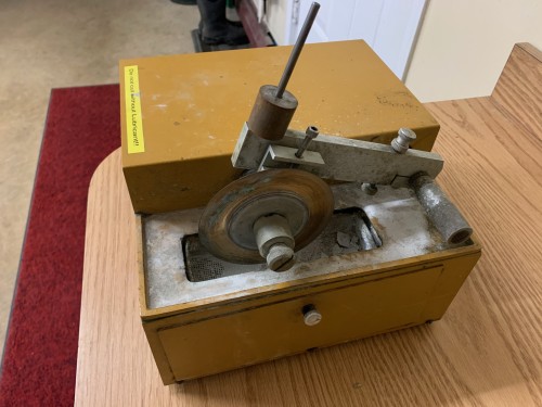 Buehler Slow Speed Wet Saw
