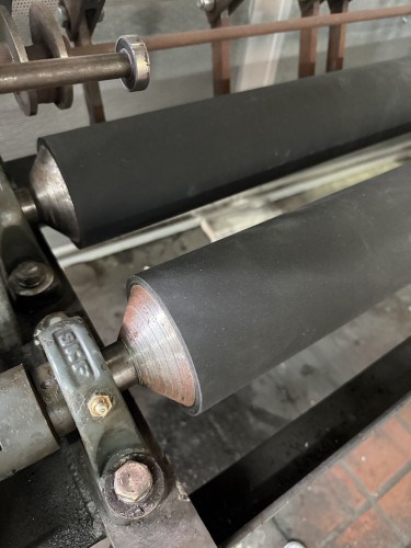 Jar roller Mill