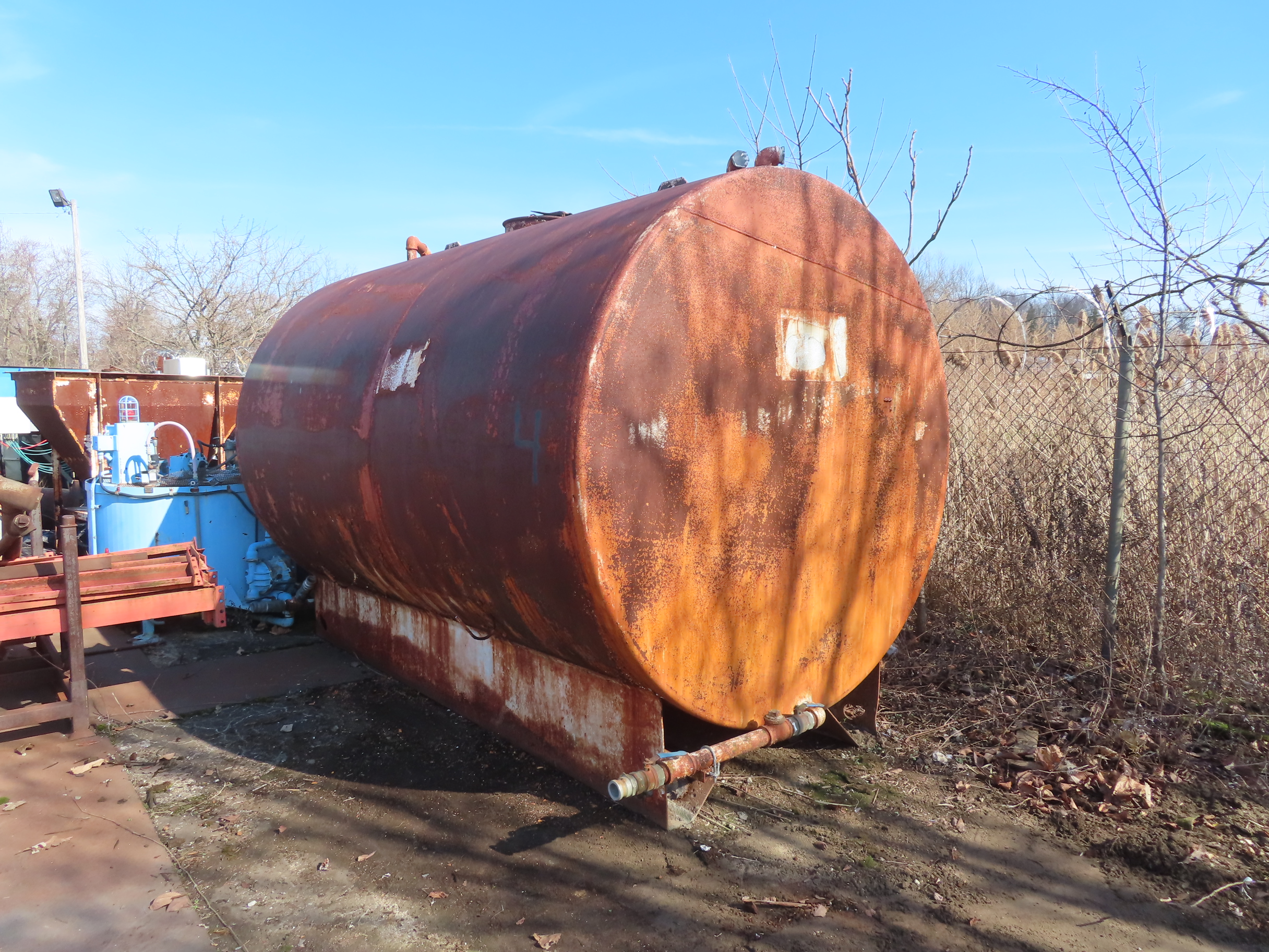 3,000 gallon Horizontal Steel Tank