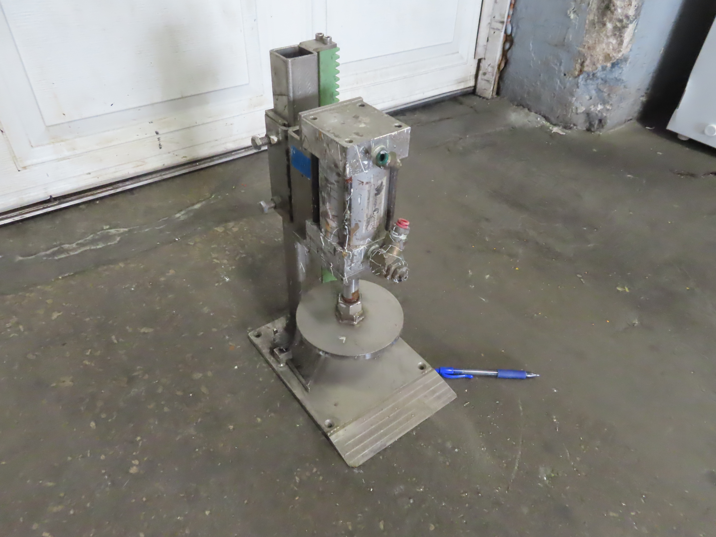 Pneumatic Lid Closer