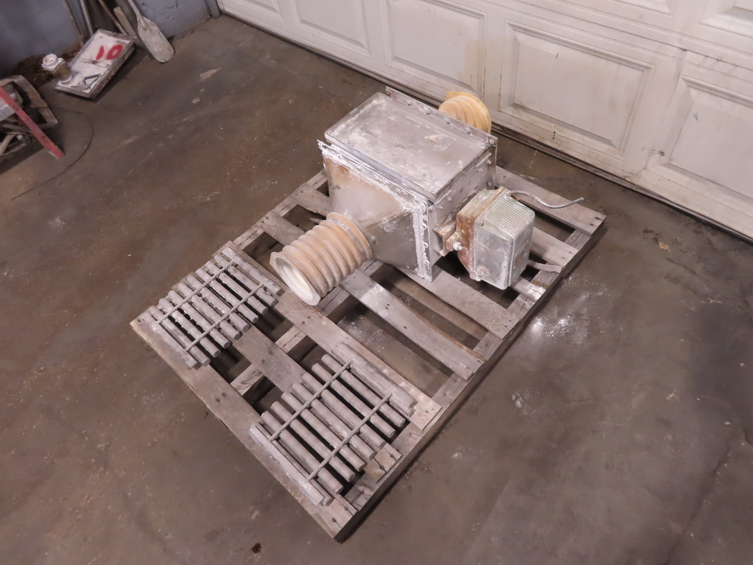 eriez-magnetics-grate-magnets-and-housing